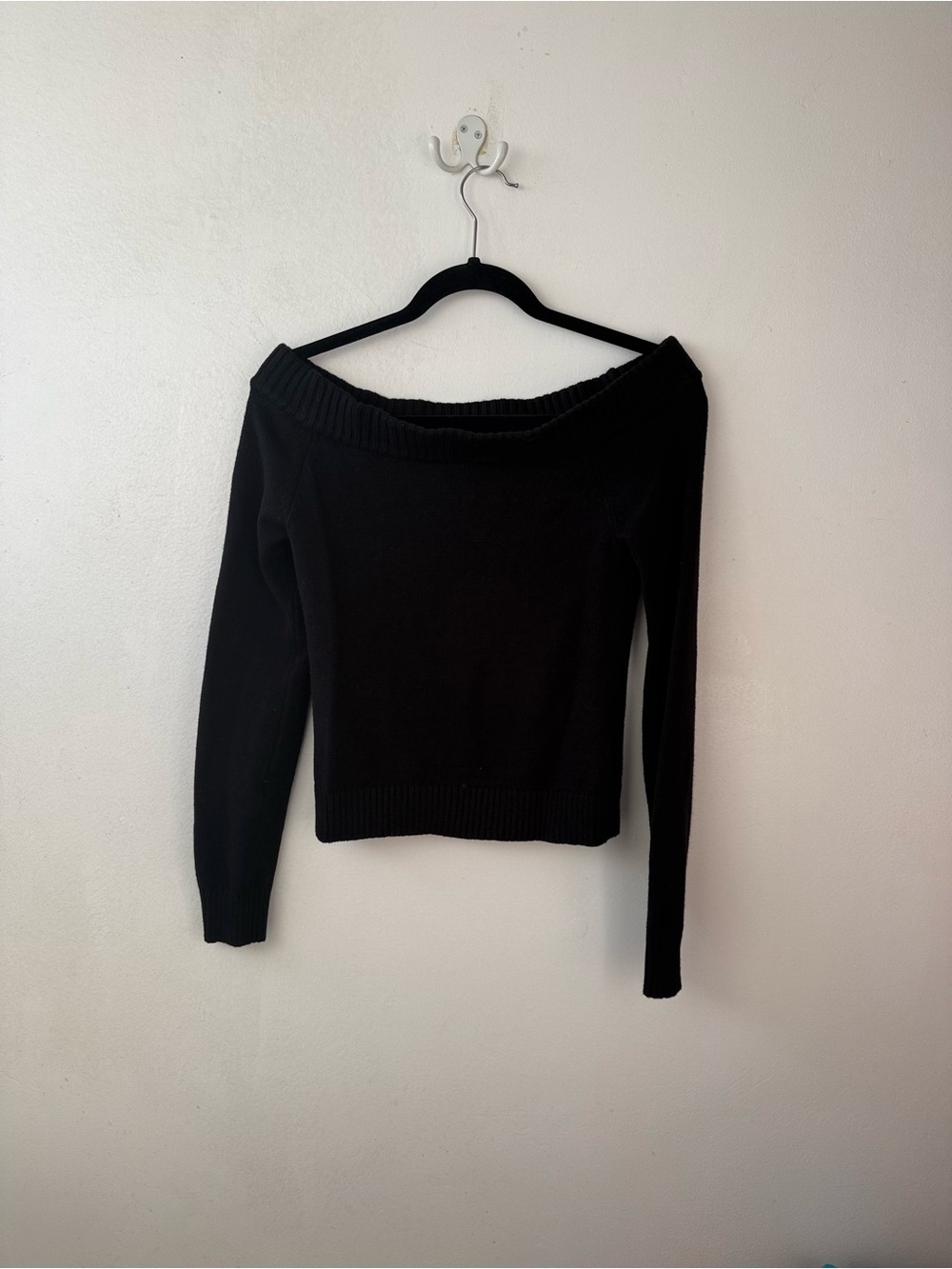 edikted elona off shoulder knit top